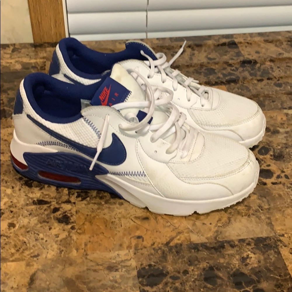 Shoe